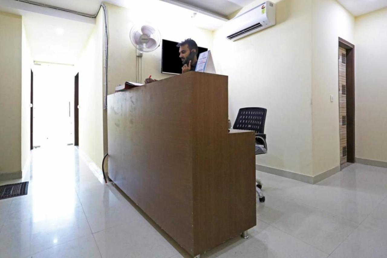 Hotel Mannat Bhera Enclave Нью-Дели Экстерьер фото